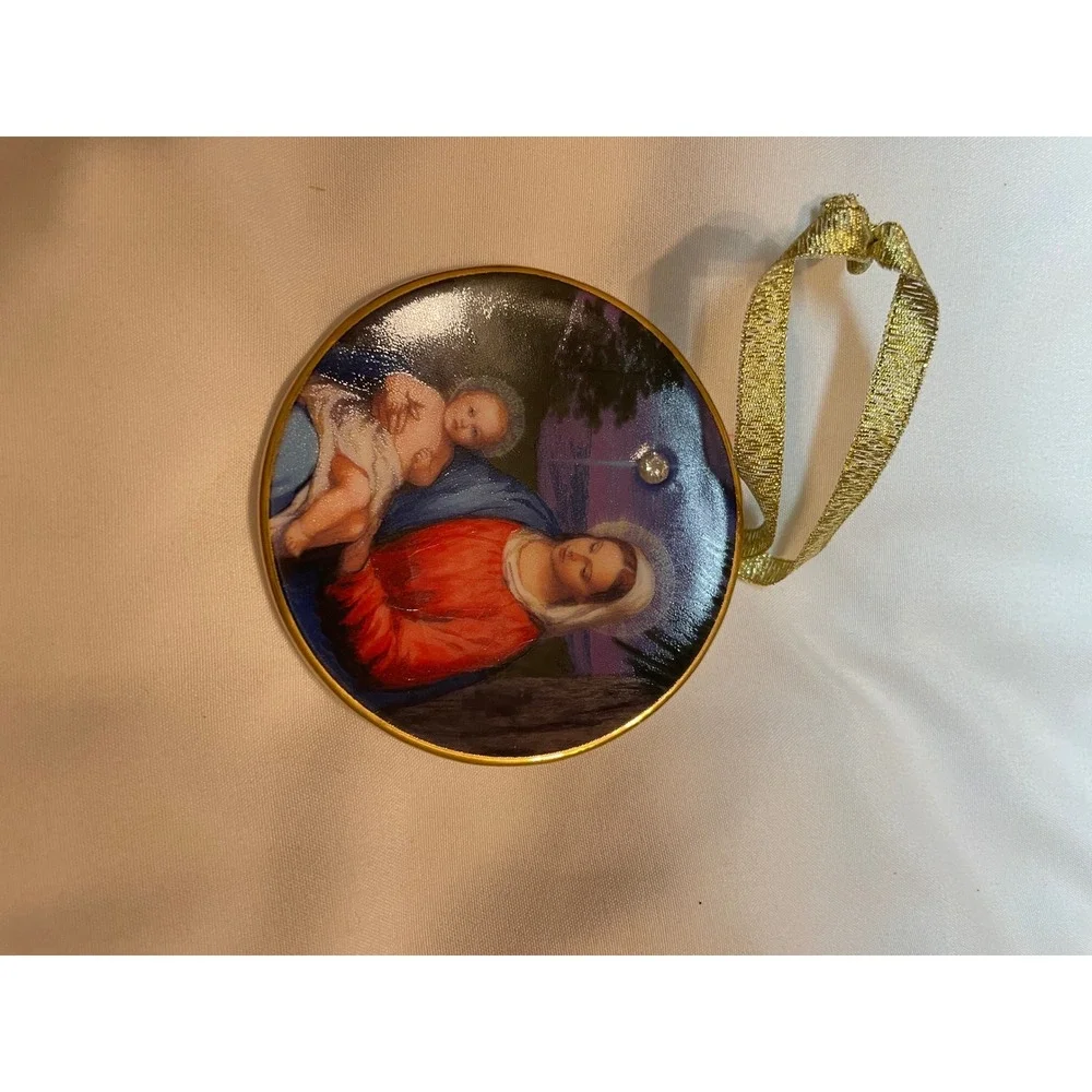Avon Star of Bethlehem Nativity Ornament 1998 Porcelain 24K Gold Trim 3